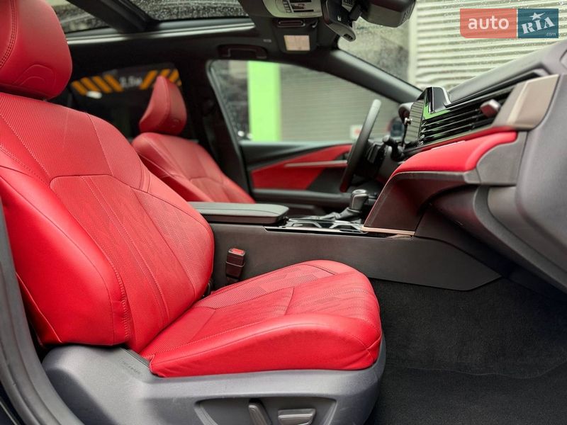 Седан Toyota Camry 2024 в Києві