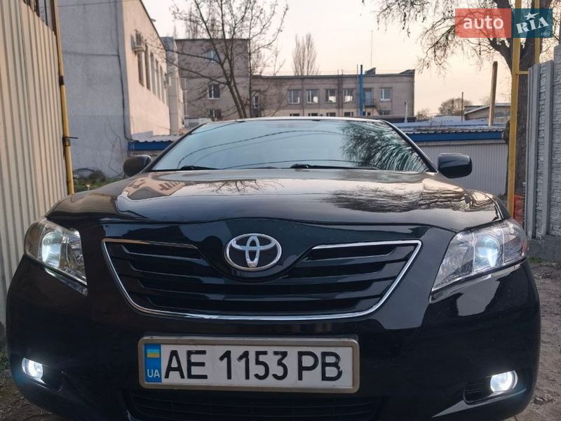Седан Toyota Camry 2007 в Днепре