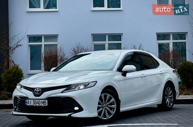 Седан Toyota Camry 2020 в Києві
