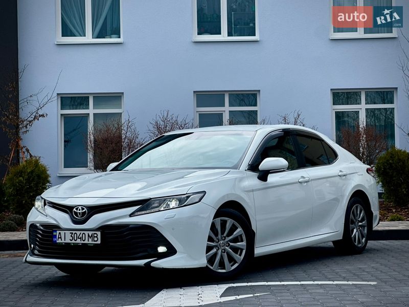 Седан Toyota Camry 2020 в Києві