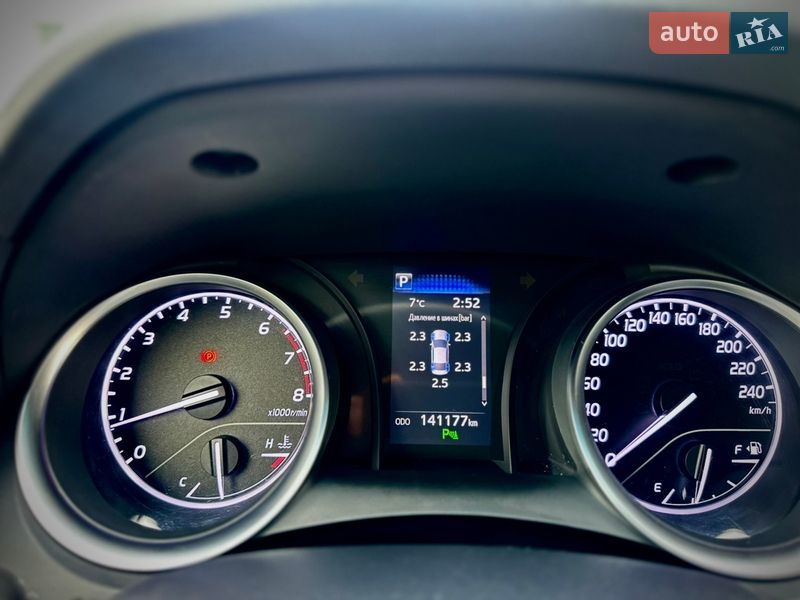 Седан Toyota Camry 2020 в Києві