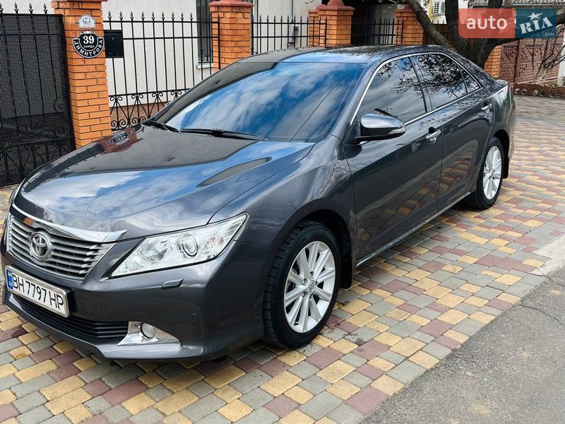 Седан Toyota Camry 2014 в Раздельной