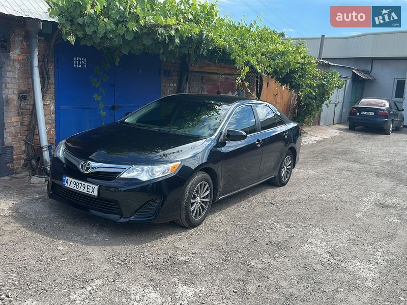 Седан Toyota Camry 2014 в Запорожье