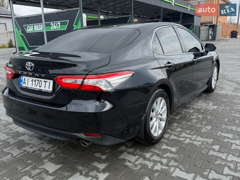 Седан Toyota Camry 2018 в Таращі