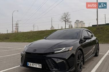 Седан Toyota Camry 2024 в Києві