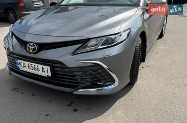 Седан Toyota Camry 2023 в Києві