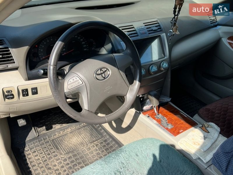 Седан Toyota Camry 2007 в Черновцах
