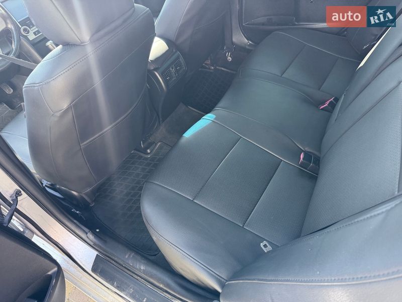 Седан Toyota Camry 2014 в Киеве
