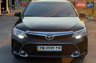Седан Toyota Camry 2017 в Киеве
