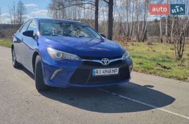 Седан Toyota Camry 2015 в Киеве