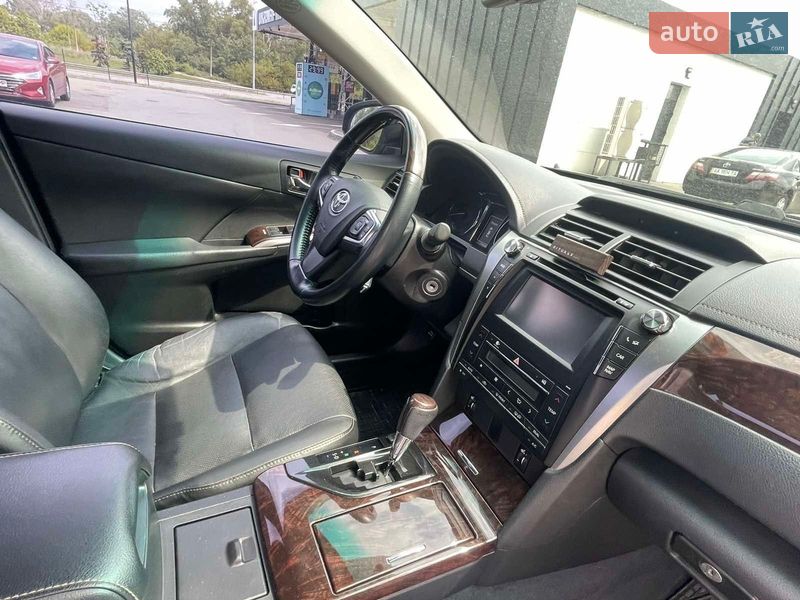Седан Toyota Camry 2015 в Киеве