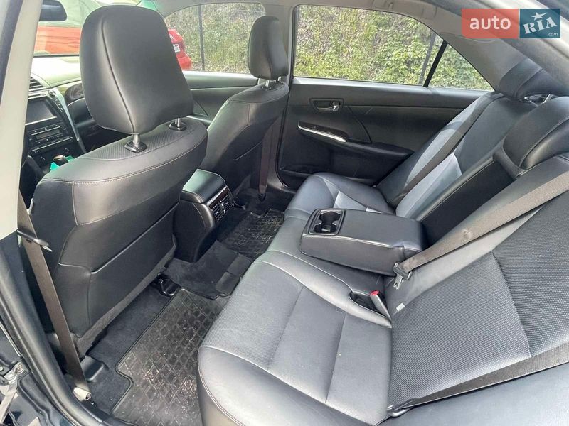 Седан Toyota Camry 2015 в Киеве