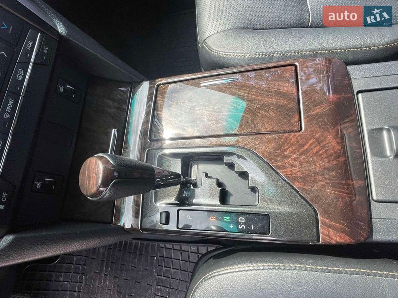 Седан Toyota Camry 2015 в Киеве