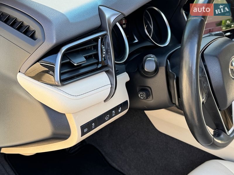 Седан Toyota Camry 2021 в Одессе