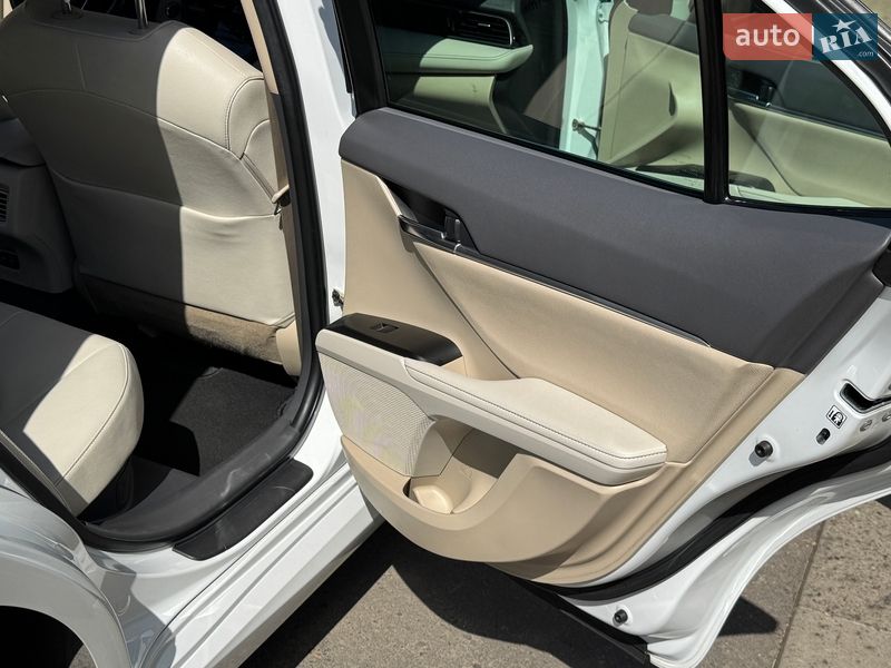 Седан Toyota Camry 2021 в Одессе