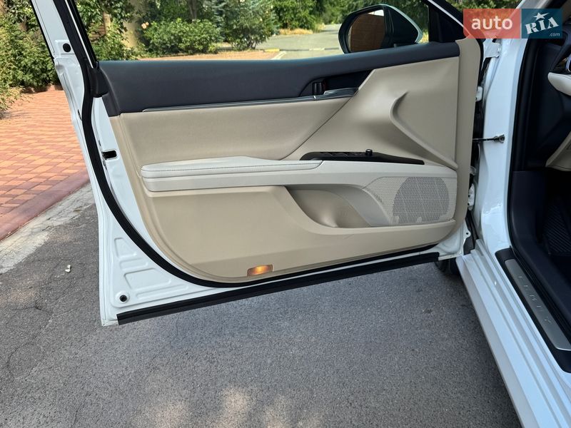 Седан Toyota Camry 2021 в Одессе