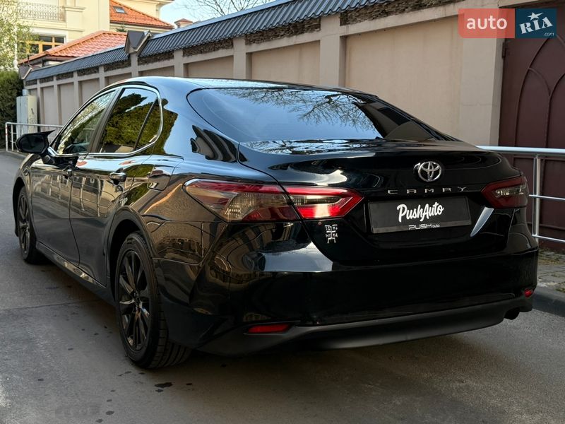 Седан Toyota Camry 2017 в Одессе