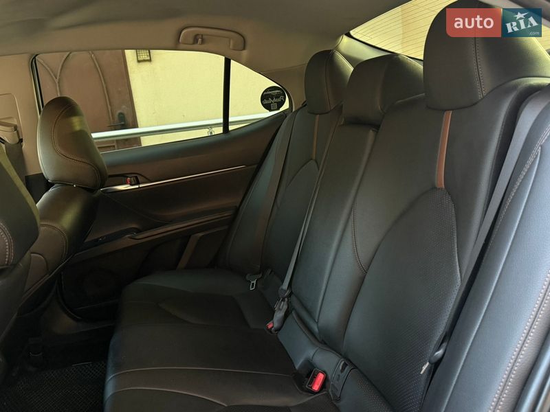 Седан Toyota Camry 2017 в Одессе