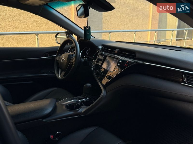 Седан Toyota Camry 2017 в Одессе