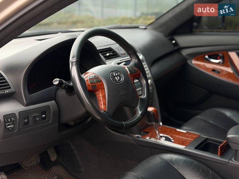 Седан Toyota Camry 2008 в Дніпрі