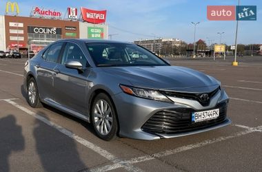 Седан Toyota Camry 2019 в Одессе