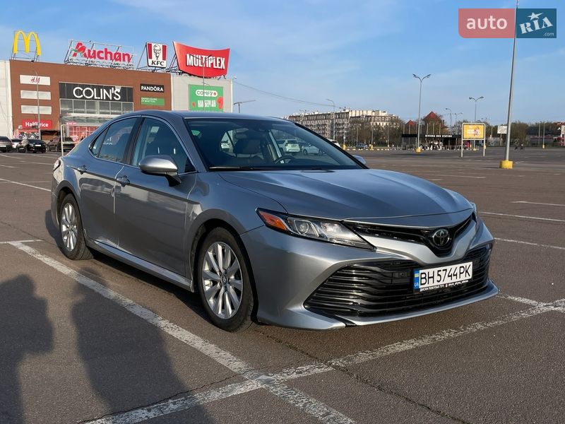 Toyota Camry 2019