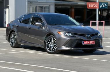 Седан Toyota Camry 2019 в Києві