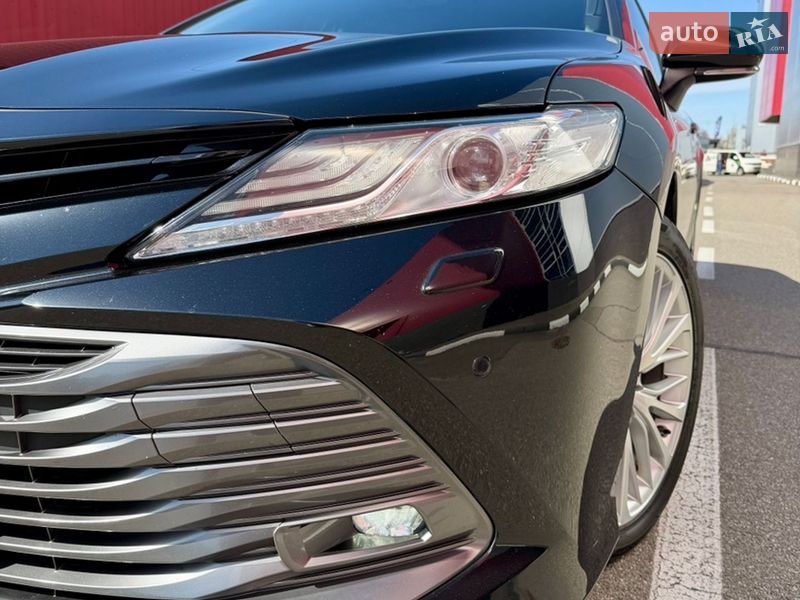 Седан Toyota Camry 2020 в Киеве