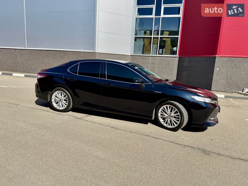 Седан Toyota Camry 2020 в Киеве