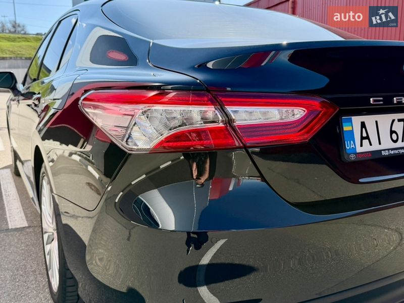 Седан Toyota Camry 2020 в Киеве
