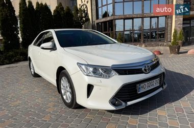 Седан Toyota Camry 2015 в Тернополе