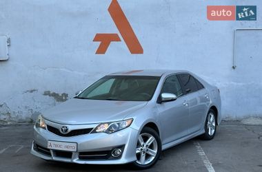 Седан Toyota Camry 2014 в Одесі
