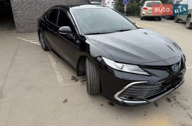 Седан Toyota Camry 2023 в Дніпрі