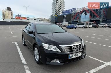 Седан Toyota Camry 2012 в Киеве
