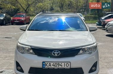 Седан Toyota Camry 2013 в Києві