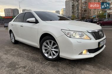 Седан Toyota Camry 2012 в Киеве