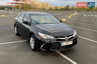 Седан Toyota Camry 2015 в Киеве
