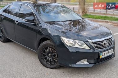 Седан Toyota Camry 2012 в Києві