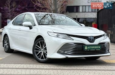 Седан Toyota Camry 2021 в Киеве