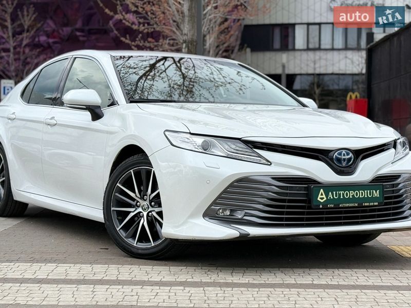 Toyota Camry 2021