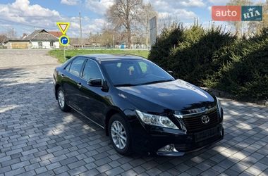 Седан Toyota Camry 2013 в Староконстантинове
