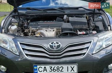 Седан Toyota Camry 2010 в Черкассах