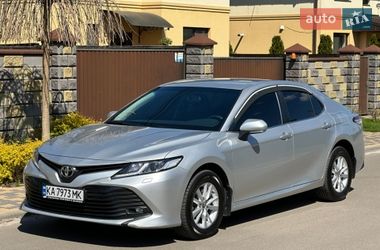 Седан Toyota Camry 2017 в Києві