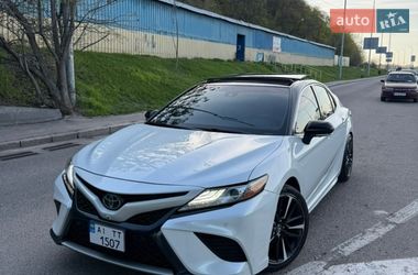 Седан Toyota Camry 2017 в Киеве