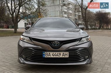 Седан Toyota Camry 2018 в Кропивницком