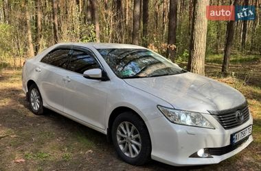 Седан Toyota Camry 2014 в Киеве