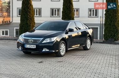 Седан Toyota Camry 2013 в Киеве
