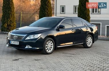 Седан Toyota Camry 2013 в Києві