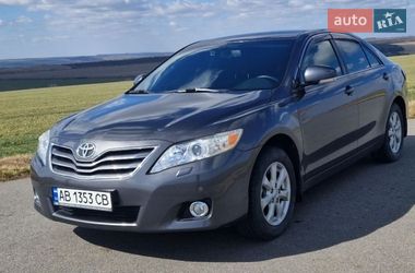 Седан Toyota Camry 2011 в Чечельнике