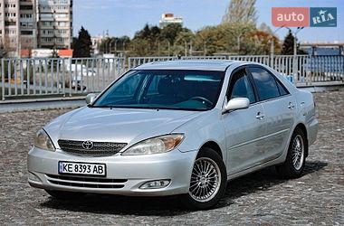 Седан Toyota Camry 2004 в Днепре